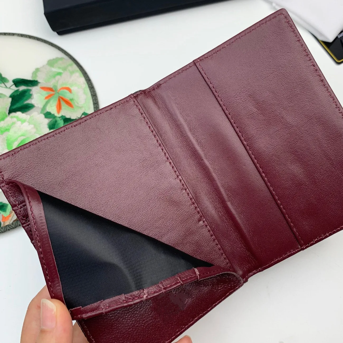 

Women/Men's Fashion Leather Concise Wallet Card Clutch Short Purse Passport Bag Business Credit Card ID Holder