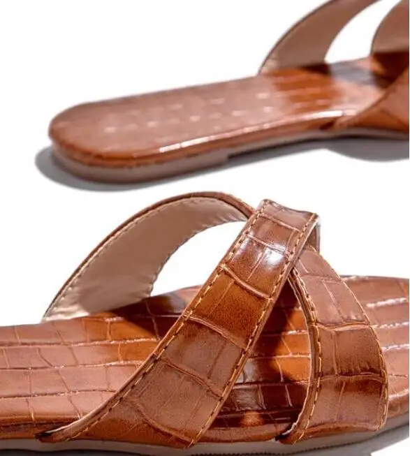 

2020 Spring/summer new cross strap leather snake print non-slip durable beach women slippers outdoor leisure ms sandals