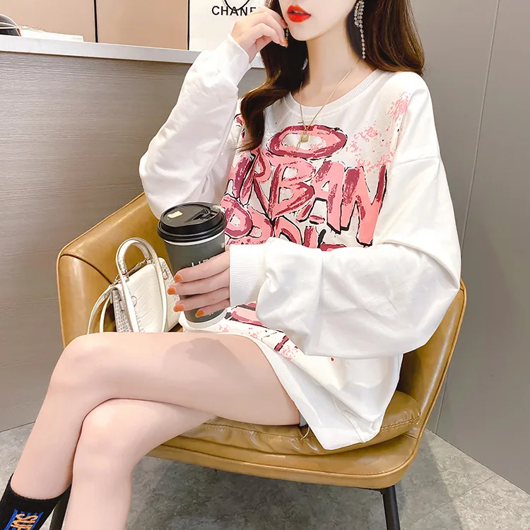 

2020 Korean version of the sweater ladies students autumn and winter new trend loose round neck pullover long sleeves