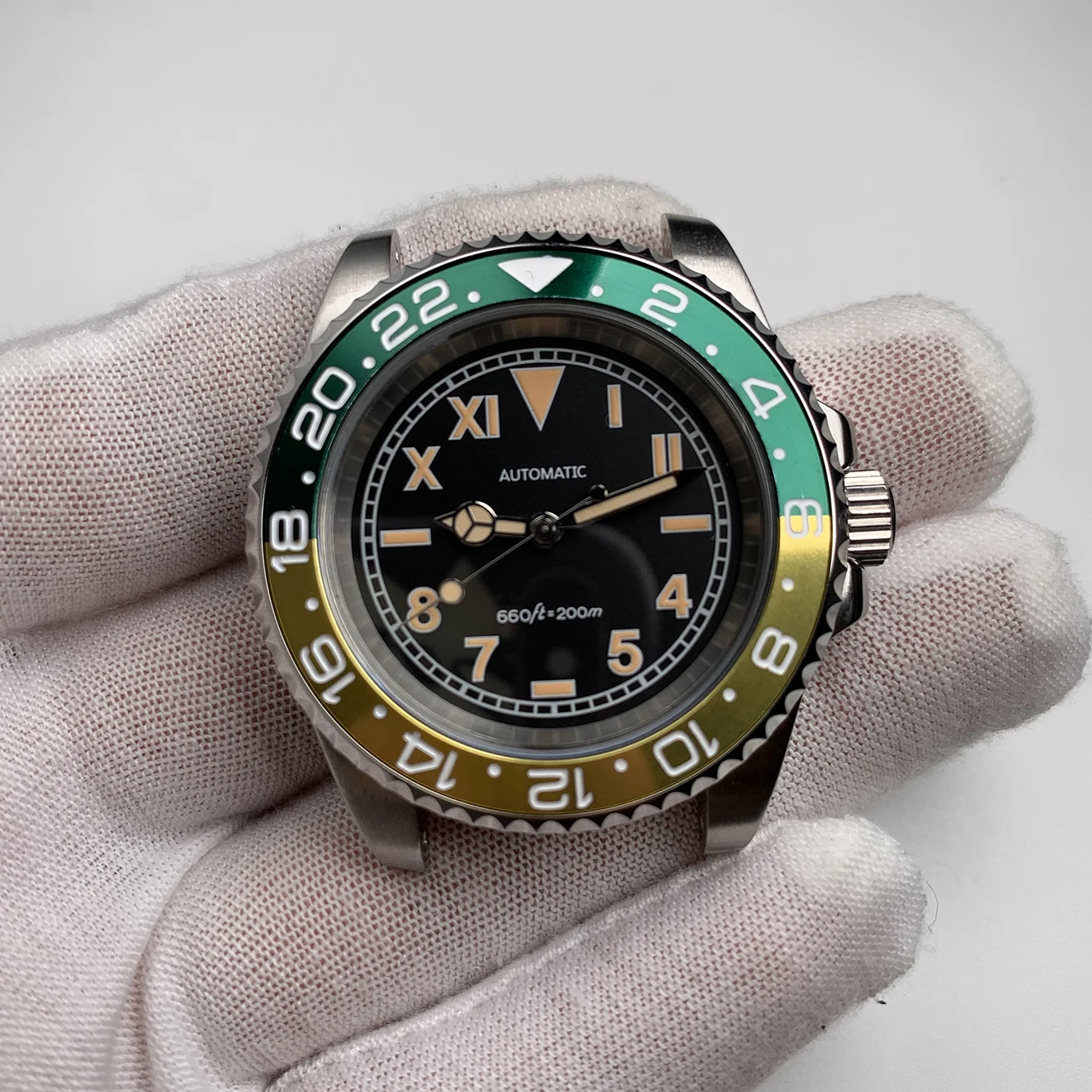 

Mechanical Waterproof 40mm Automatic Watch Luminous Sapphire Crystal Steel Case NH35 Movement Roman Numeral Mod California Style