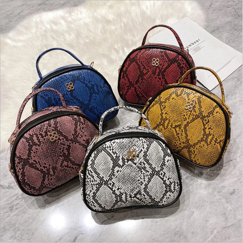

Snakeskin Print Half Moon Bag Leather Vintage Crossbody Handbags For Women Autumn Winter New Fashion Luxury Designer Bolso Mujer