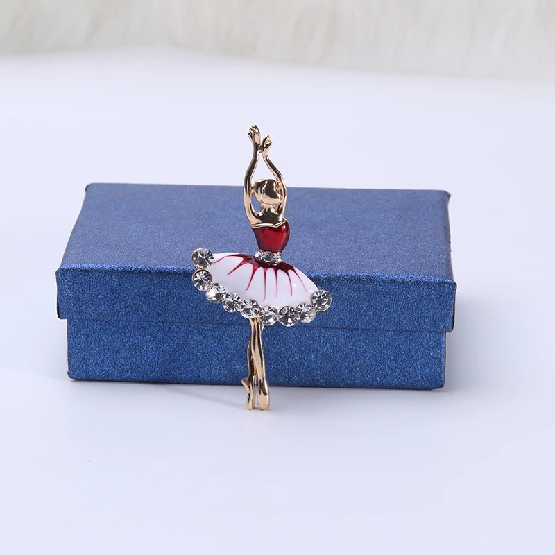 Эмалированная брошь для танцев