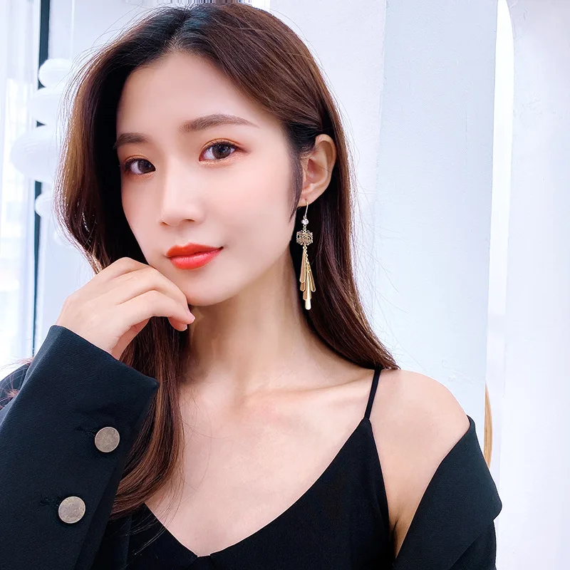 

New Arrival Hollow-out Carved FlowerTassel Long Earrings Temperament Sexy Fashion INS Handmade Jewelry C