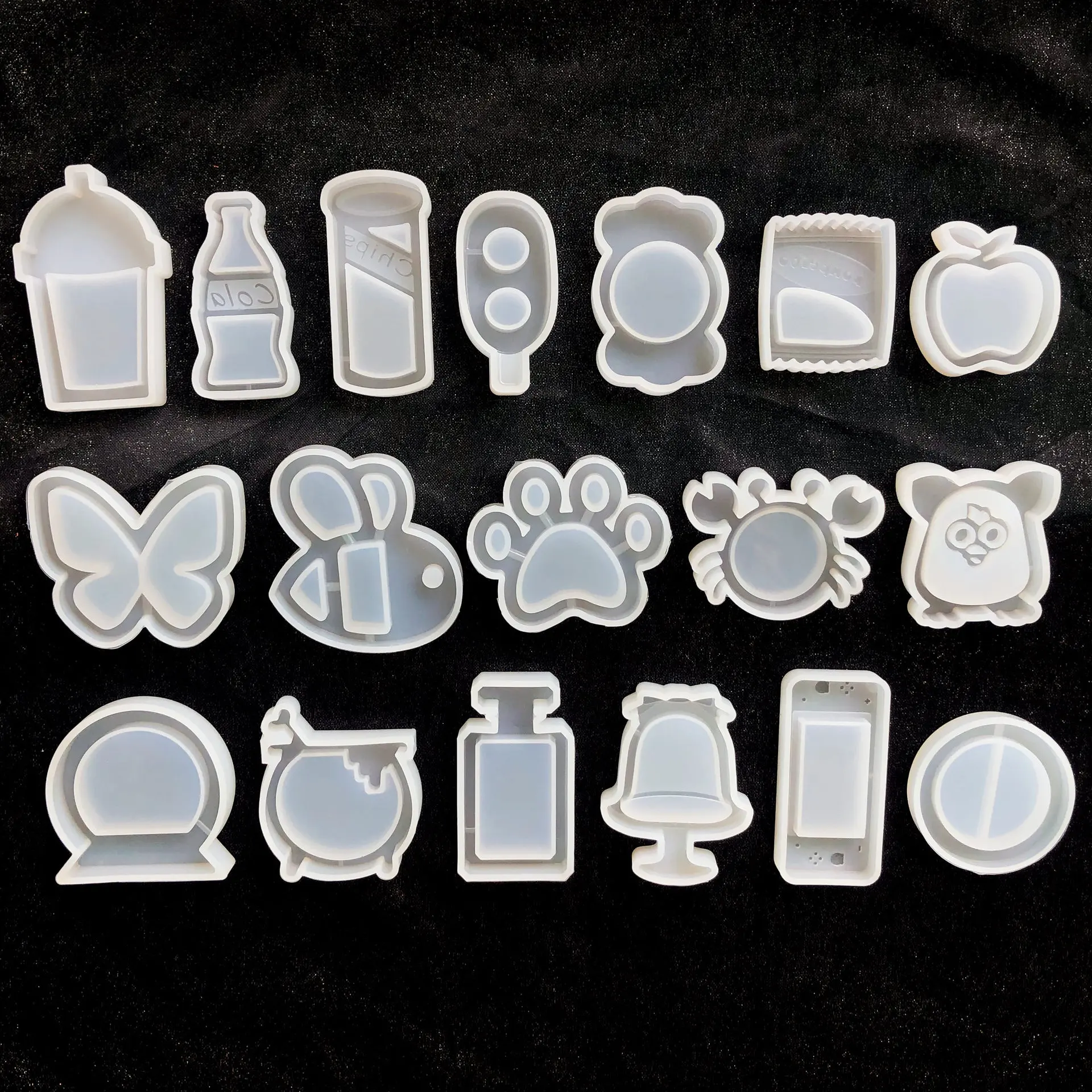 

Milk Tea Shaker Molds Diy Keychains Tools Butterfly Shakers Charms Paws Candy Game Machine Silicone Mold Jewelry Accessories