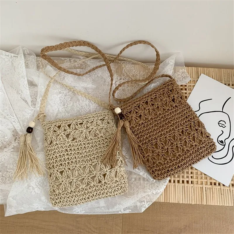 

Соломенная плетеная Сумка через плечо с кисточкой, маленькая ажурная сумка ручной работы, пляжные соломенные сумки на ремне