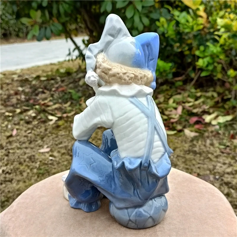 Фарфоровая скульптура клоуна меланхоли керамическая цирковая буферная статуя