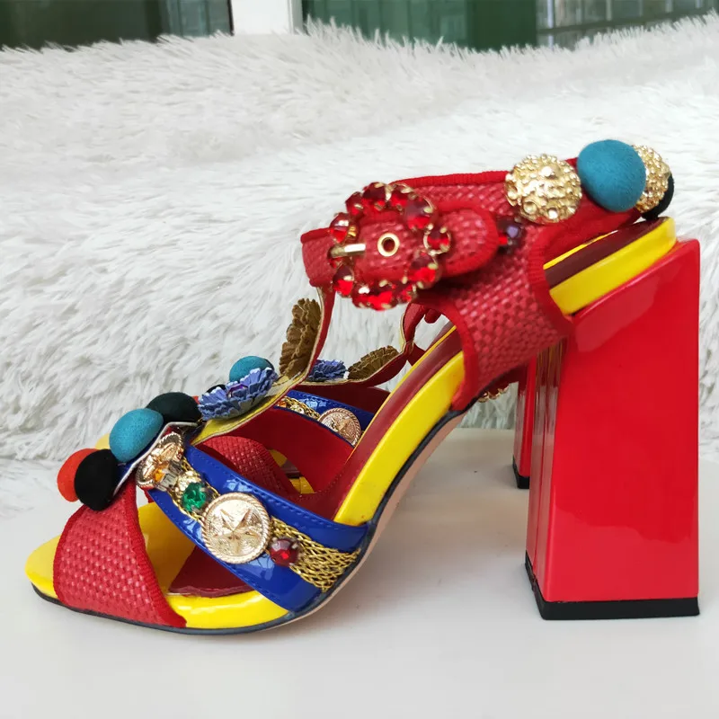 Сандалии женские с т образным ремешком флоковые босоножки принтом маргариток