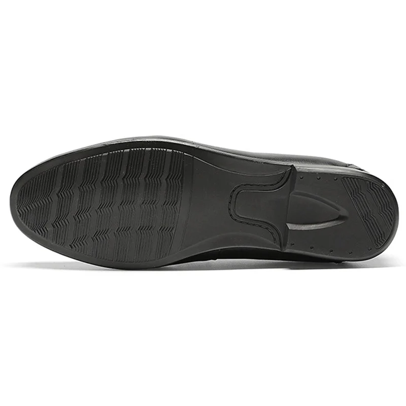 

New Genuine Leather Man Comfortable Casual Loafers Round Toe Slip on Men's Flats Alligator Metal Trim Driving Shoes HS266