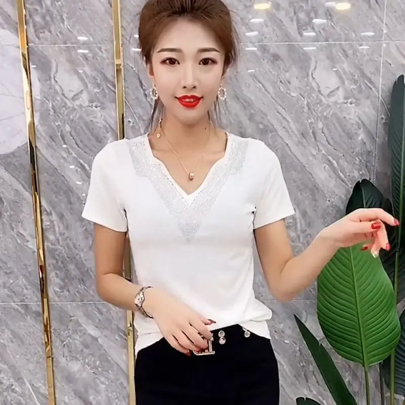 

Women's new T-shirt V-neck back lace design fashion clothing