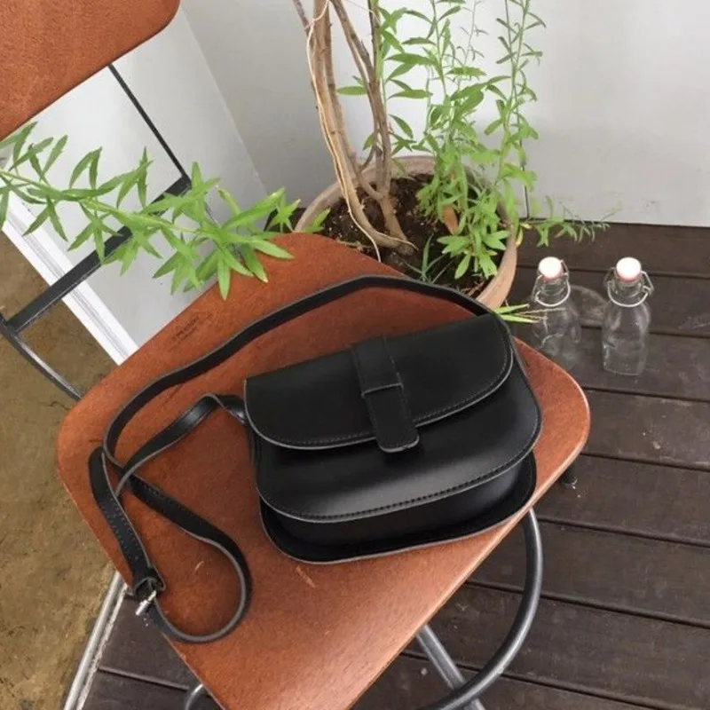 

Casual Small PU Leather Shoulder Bags Women's Chic Girl Student Shoulder Semicircle Saddle Bag Style All-match Messenger Bag