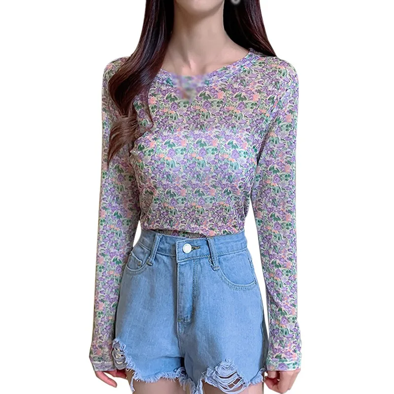 

Женская футболка с круглым вырезом, длинным рукавом и цветочным принтом