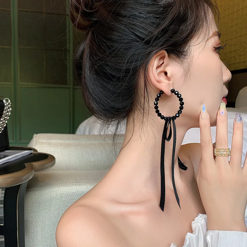 

2020 New Sexy Black Crystal Ribbon Earrings Personality Versatile Long Earrings Luxury Simple Earrings For Women