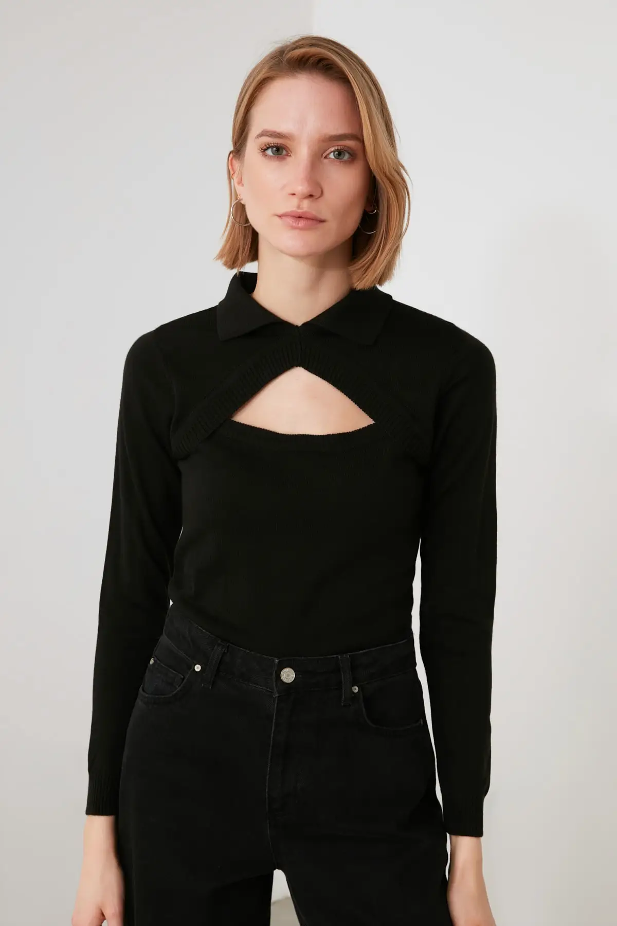 

Trendyol Polo Collar Windowed Knitwear Sweater TWOAW21KZ2419