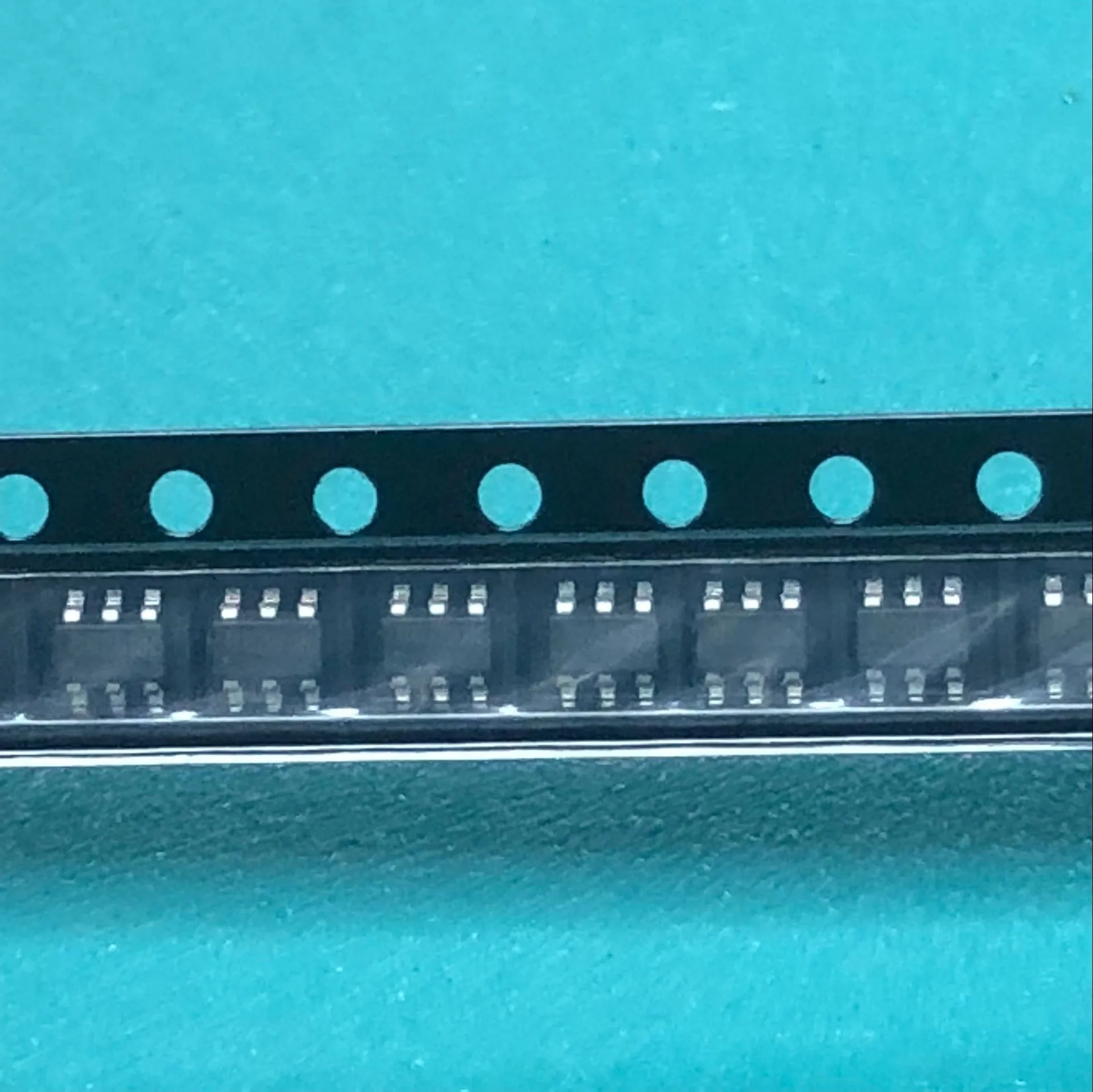 

20 шт. новый оригинальный SB6286 B6288q B6288c B6286U B6286T B6289H B628 SOT-23-6 DC