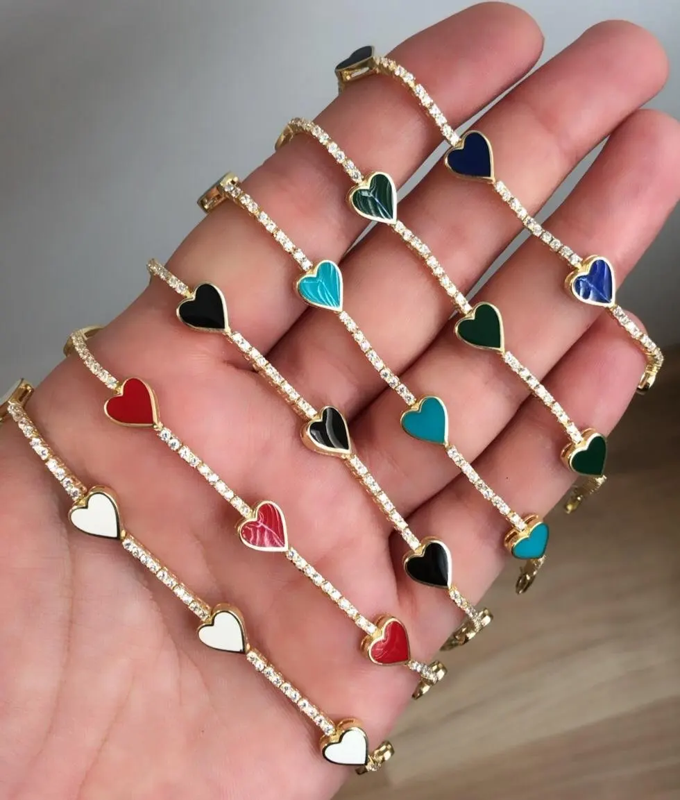 Женский браслет цепочка с эмалью подвеской в виде сердца фианитами подарок на