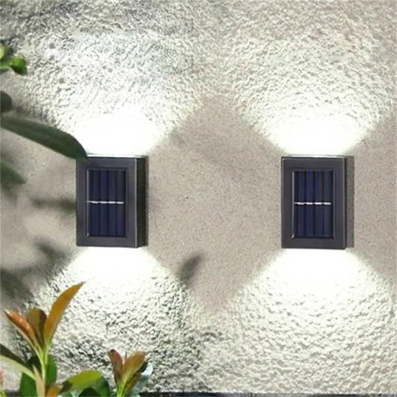 Фото Светодиодный настенный уличный светильник на солнечной батарее