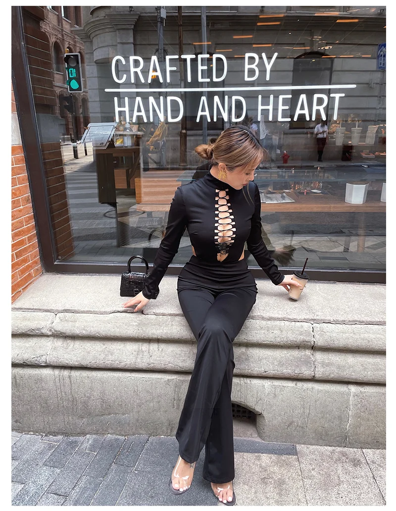 

Super A strappy jumpsuit, high-tech anti-wrinkle fabric, party focus!