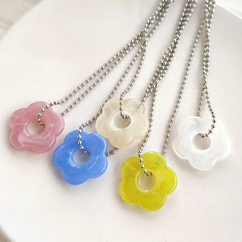 

2022 New Colorful Acrylic Flower Pendant Necklace For Women Hip Hop Silver Color Ball Bead Chain Necklaces INS Y2K Trip Jewelry