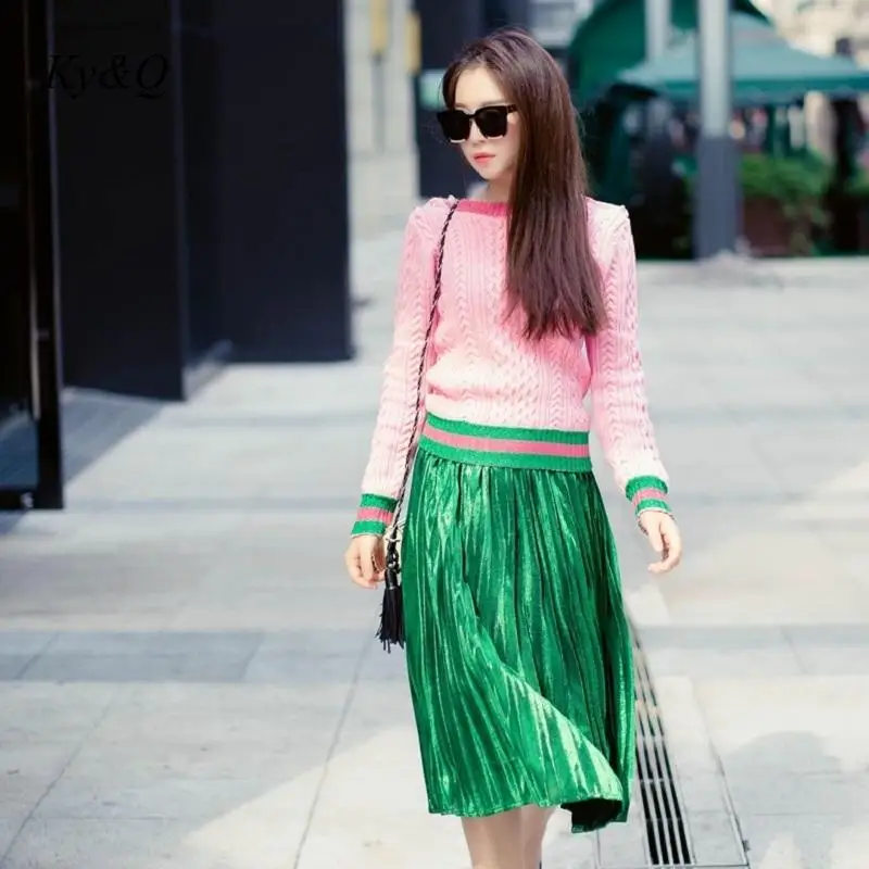 Женский пуловер с жемчужинами розовый вязаный джемпер в полоску на пуговицах