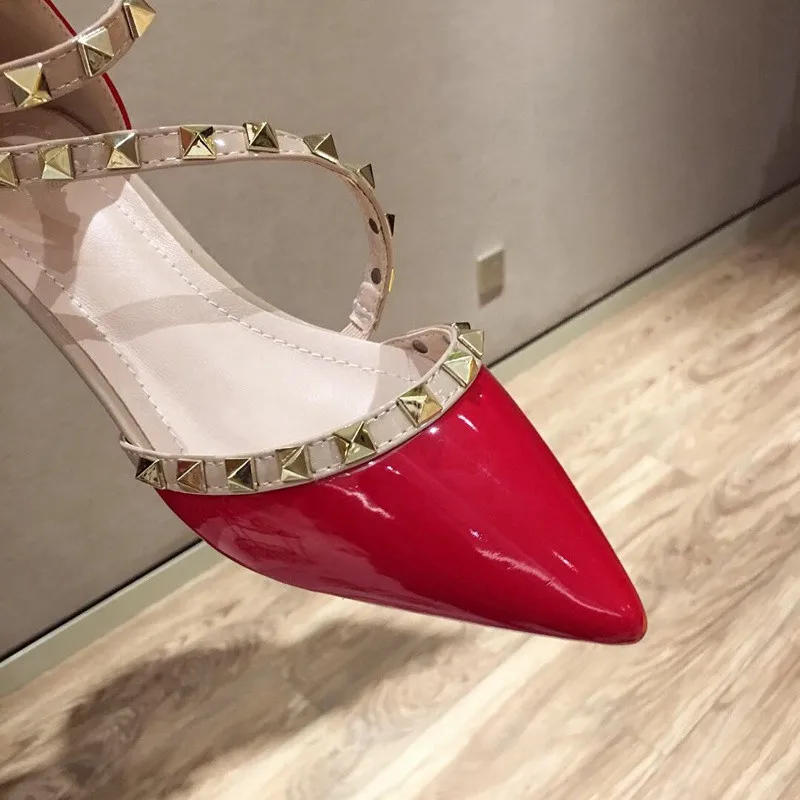 Туфли-лодочки женские с заклепками заостренный носок высокий каблук