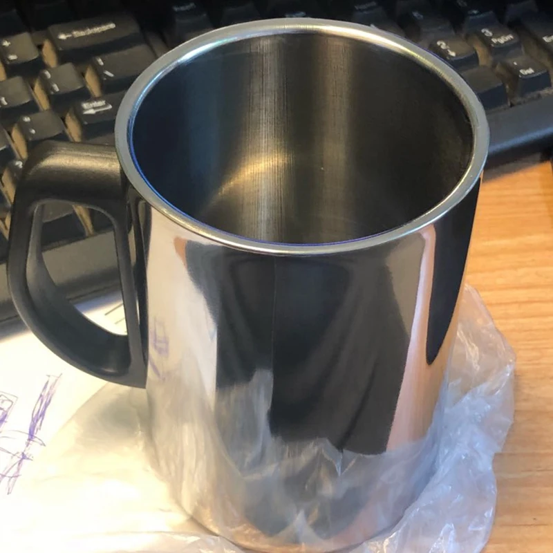 350 мл чашки из нержавеющей стали вина пива виски Изолированные Кружки Открытый