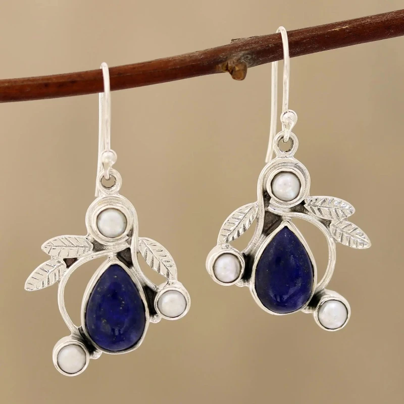 

2022 Latest Fashion Ladies Earrings with Irregular Individual Leaves Inlaid Blue Zircon Alloy Earrings Factory Direct Sales
