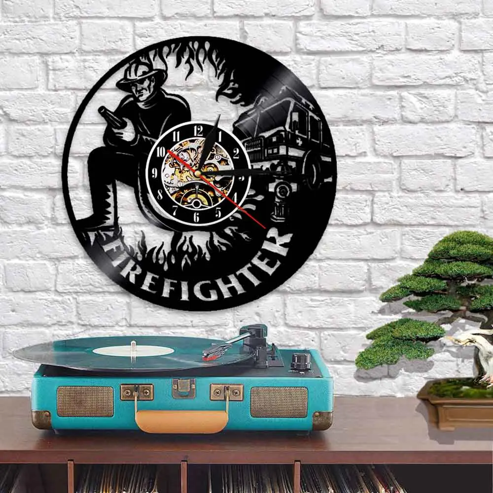 Настенные часы с фигурой Пожарника декоративные винтажные настенные 3D виниловой
