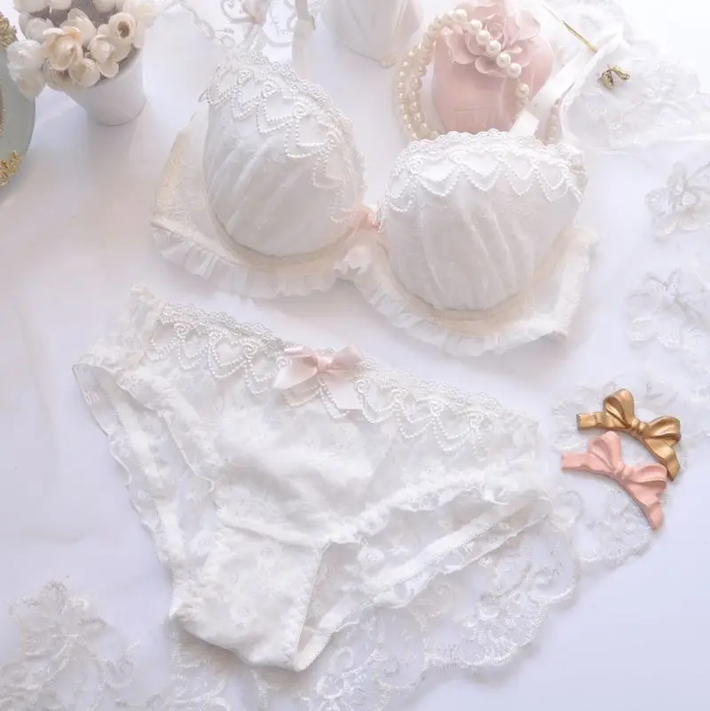 Japanese Sexy Girls Underwear Bras Thongs Lace Lingerie Set Plus Suze Women Gather Embroidery Underwire Push Up Bra and Panty