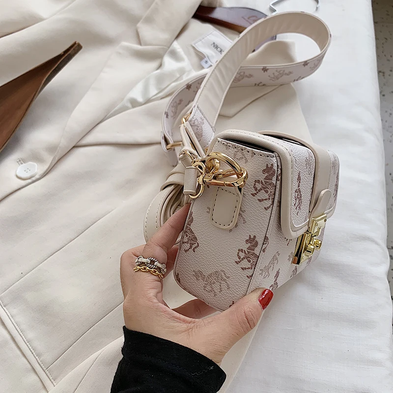 Новинка 2020 женская сумка через плечо с принтом модная из искусственной кожи |