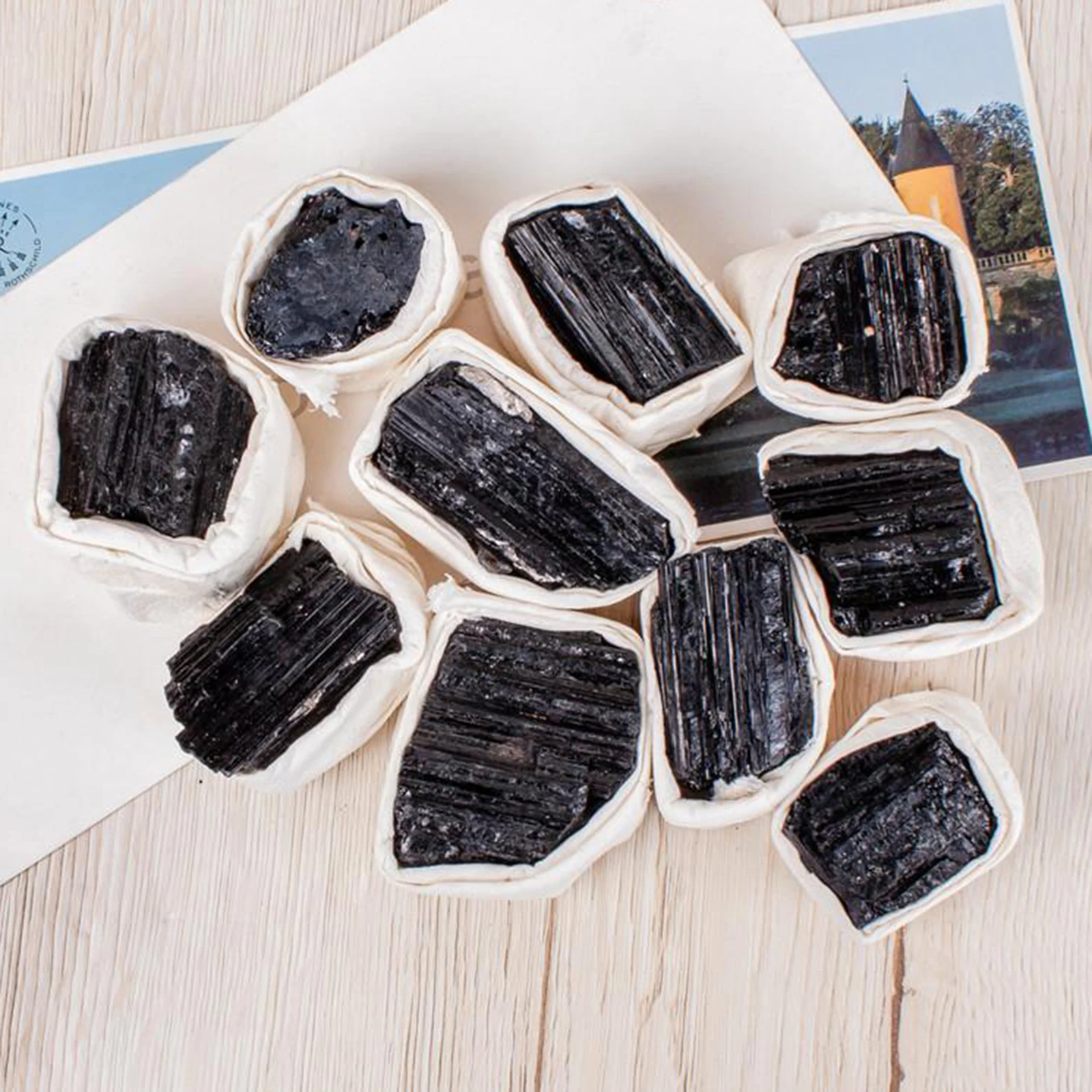 

Natural Crystal Stones Black Tourmaline Provideds Powerful Energy
