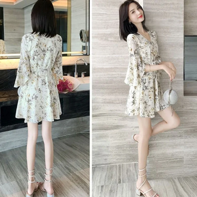 

Ultra-short dress spring new high-waisted small size French niche skirt with fairy flowers
