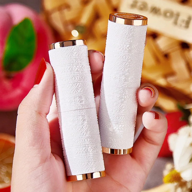 

Lip Balm for Men and Women Colourless Repair Desalination Moisturizing
