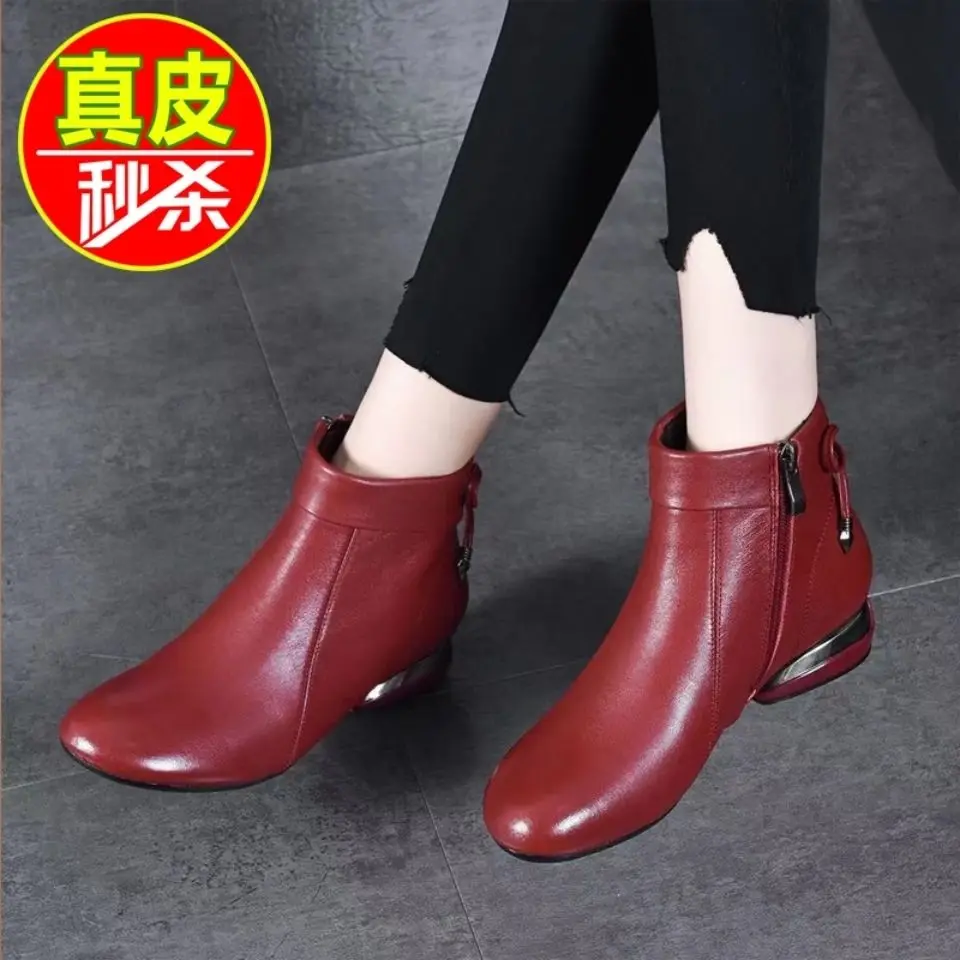 

Зимние женские кожаные ботинки, привлекательные остроносые Женские повседневные ботинки в британском стиле, модные женские ботинки на выс...