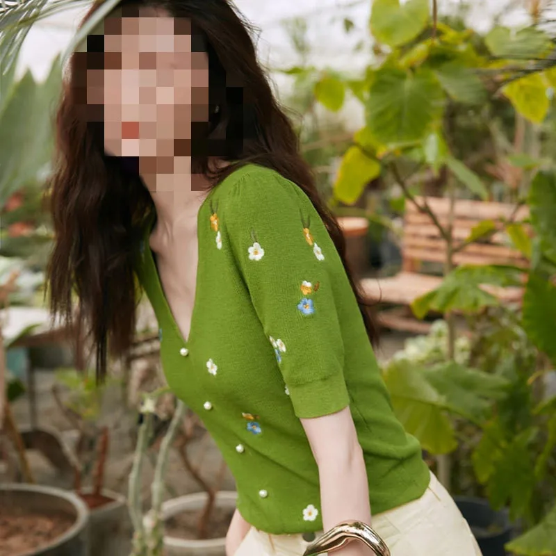 

2021 summer new fashion temperament v-neck short top short sleeve t-shirt women knitted cardigan embroidery