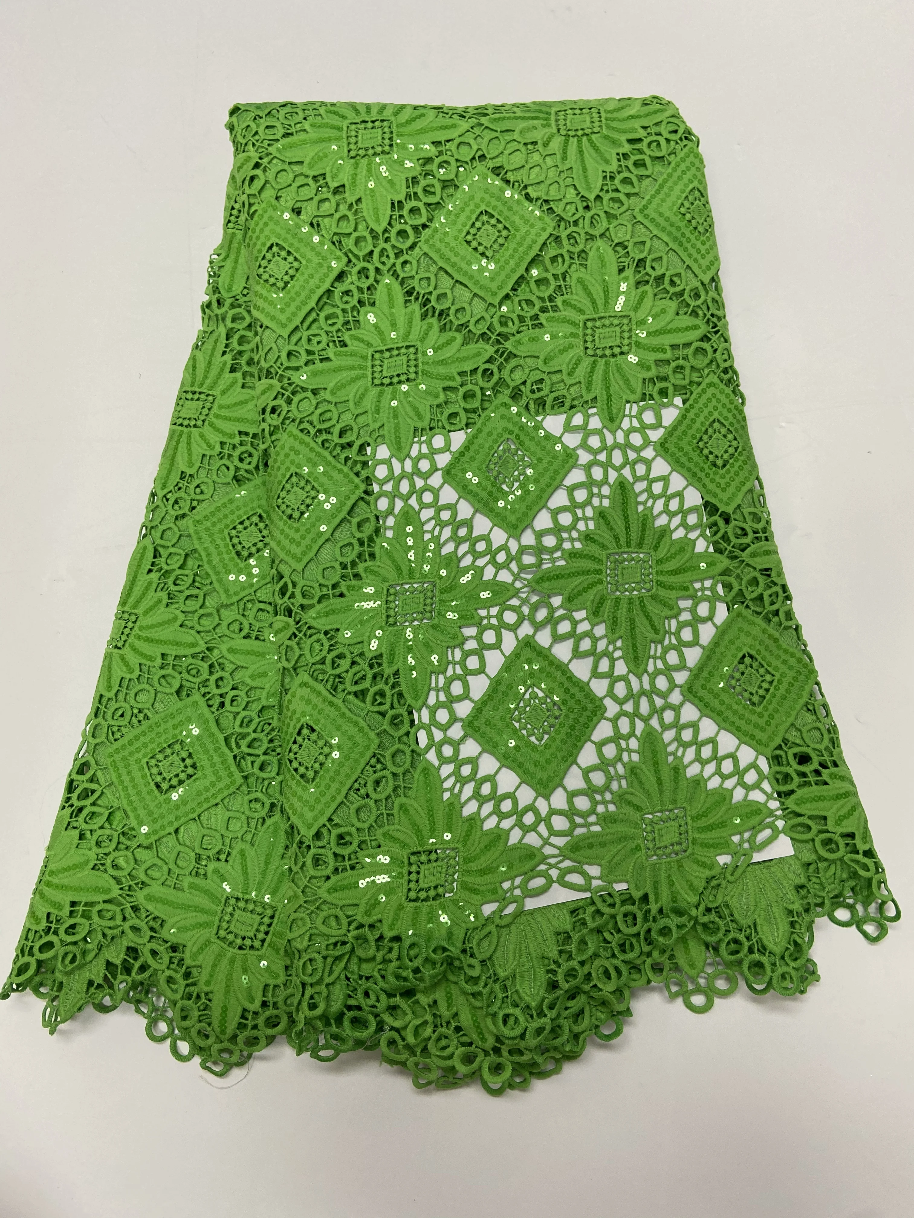 

Sequins Guipure Lace Fabric Cord Shiny Sewing Crafts For Wedding Dress Events