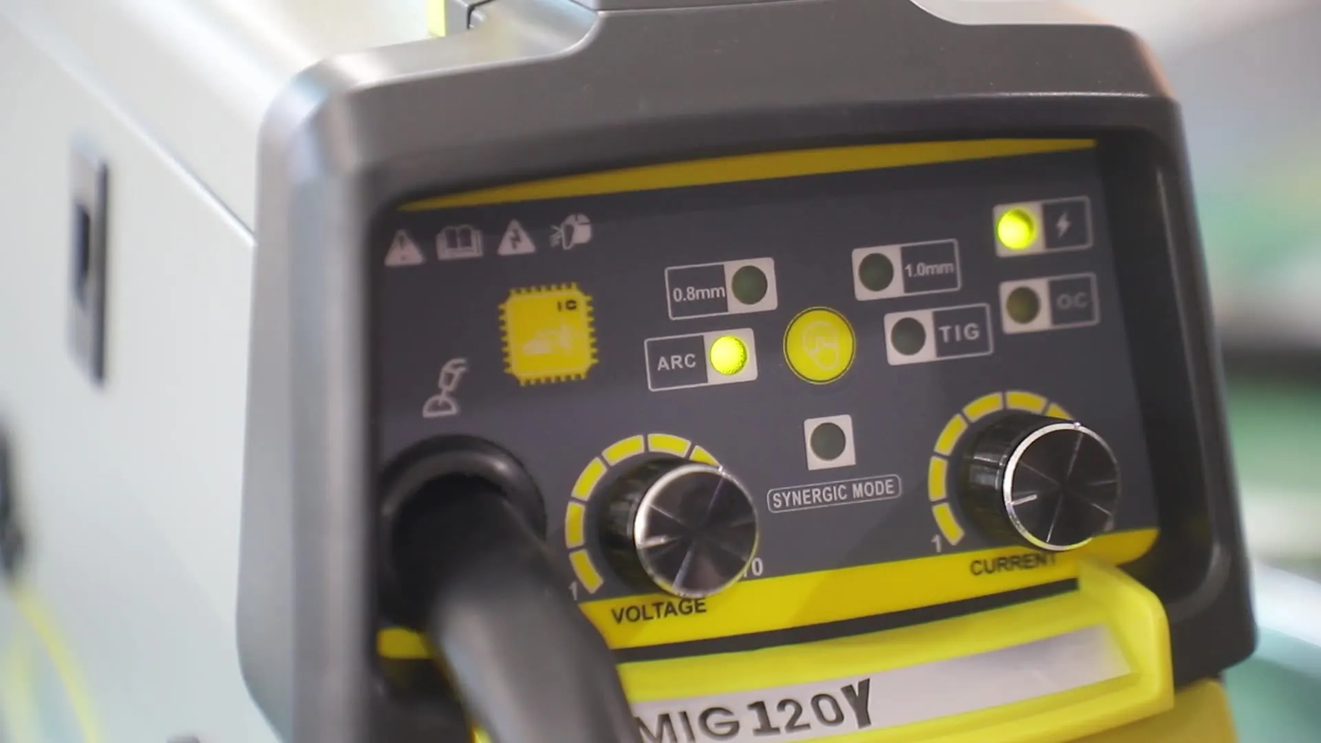 

Digital Control Lcd Display Cheap Mig No Gas Welding Machine For Sale