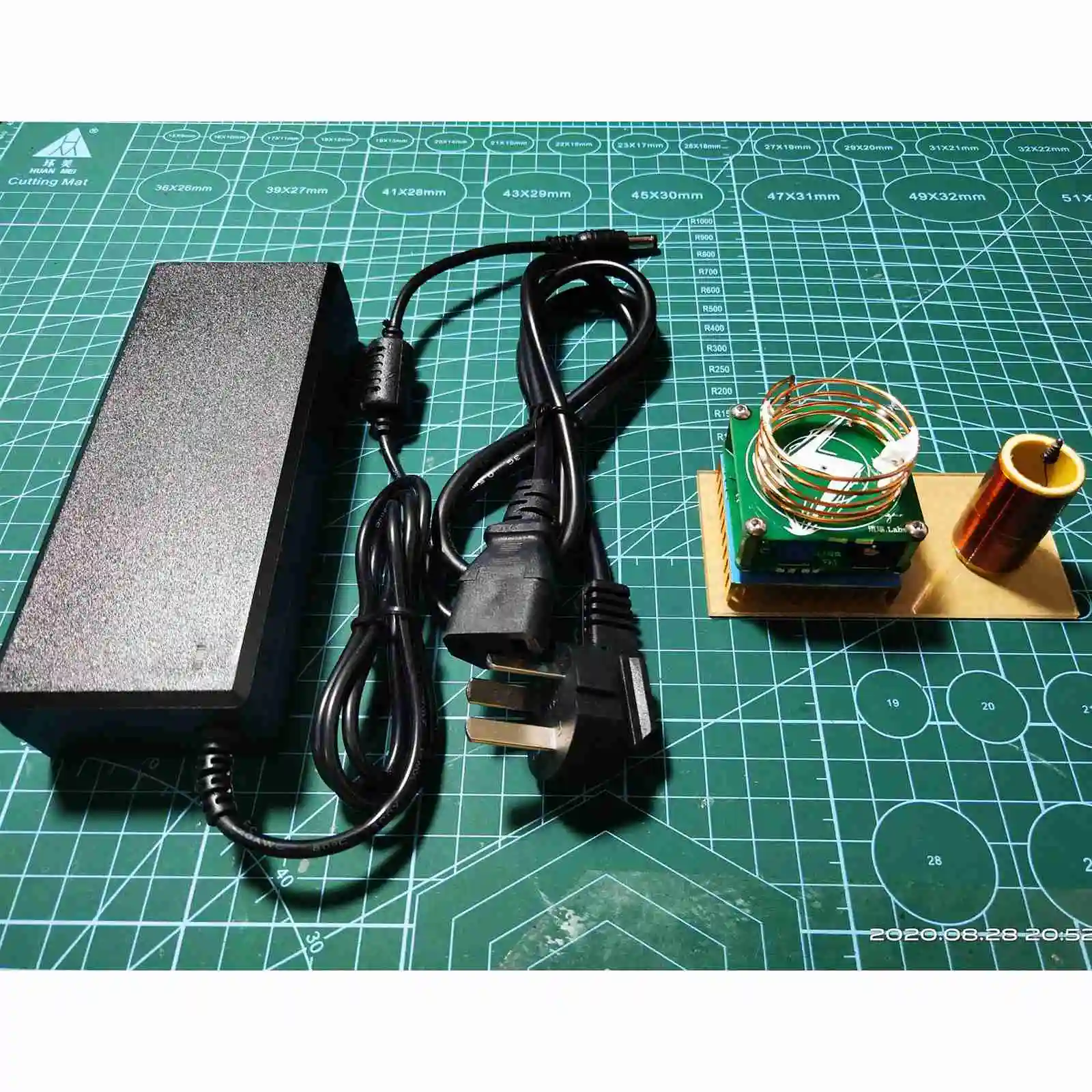 

Electronic candle plasma candle HFSSTC Tesla coil high frequency plasma Technology Textbook experimental teaching model