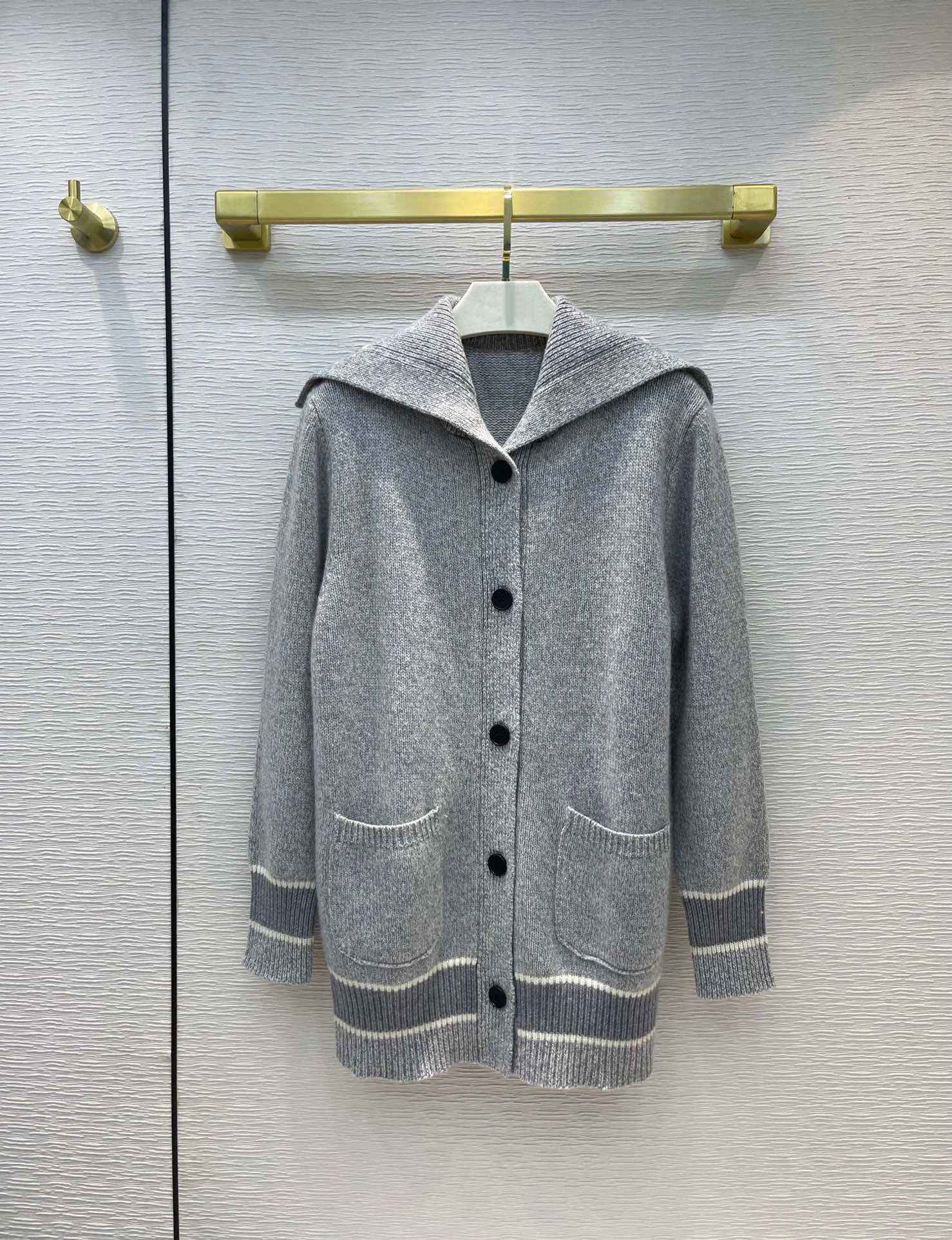 

2021 Branded Design Casual Sailor Collar Long Sleeve Contrast Color Letter Jacquard Cashmere Knitted Cardigan