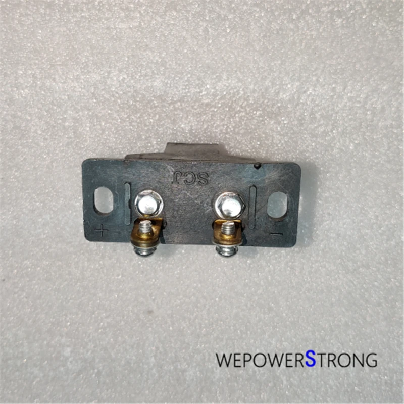 Запчасти высокого качества для генератора! Угольная щетка для GX620 630 670 2V77 2V78 мощностью 10KW 12KW 15KW или аналогичного маленького дизель-генератора.