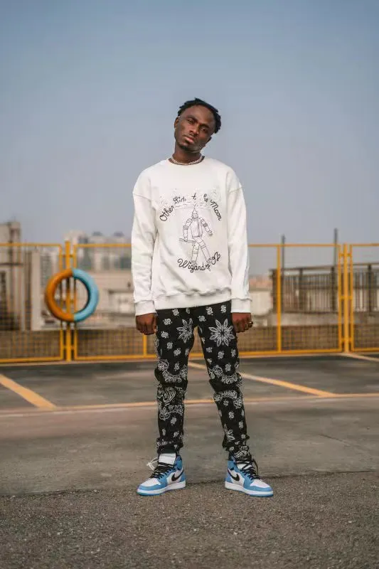 New Style AM Men's Jeans Male Street Tide Brand Washed and Distressed Blue Cashew Flower Hole Printed Slim Fit Jeans For Men