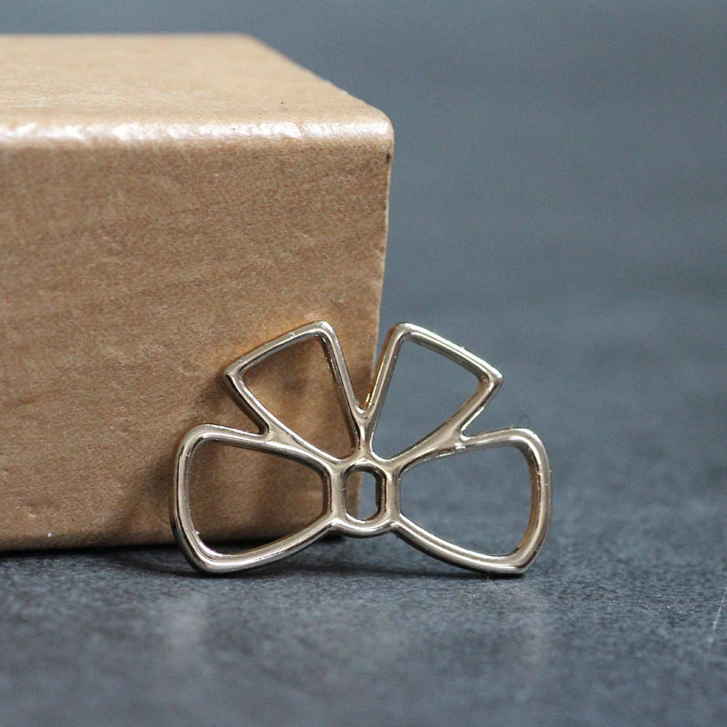 10cs Новый дизайн сплав Геометрическая личность лицо Крылья Любовь серьги для