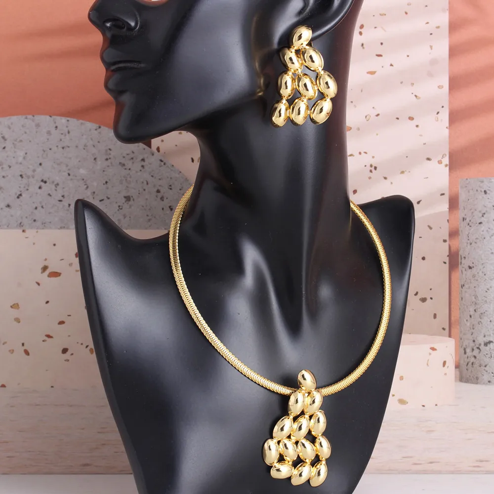 

Fashion Round Necklace Jewelry Sets for Women Gold Flower Bohemian Dubai Africa Wedding Exaggerated Charm Jewelry Set Gifts