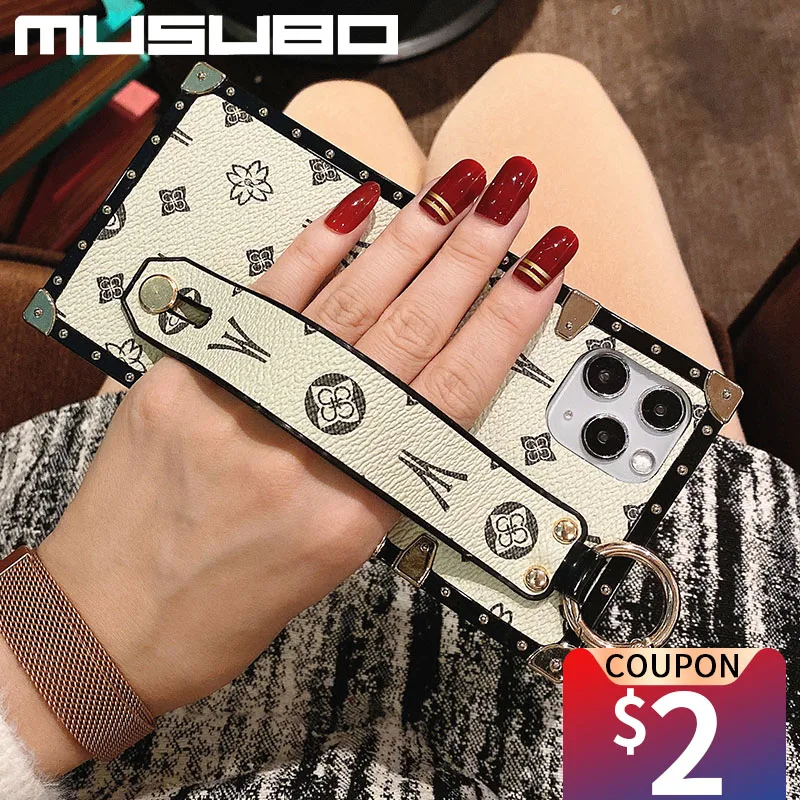 Skórzany futerał na telefon marki Musubo dla iPhone 13 11 Pro 12 Pro Max 6s 7 Plus 8 SE 2 X XR XS Max miękki kwadratowy pokrowiec na nadgarstek