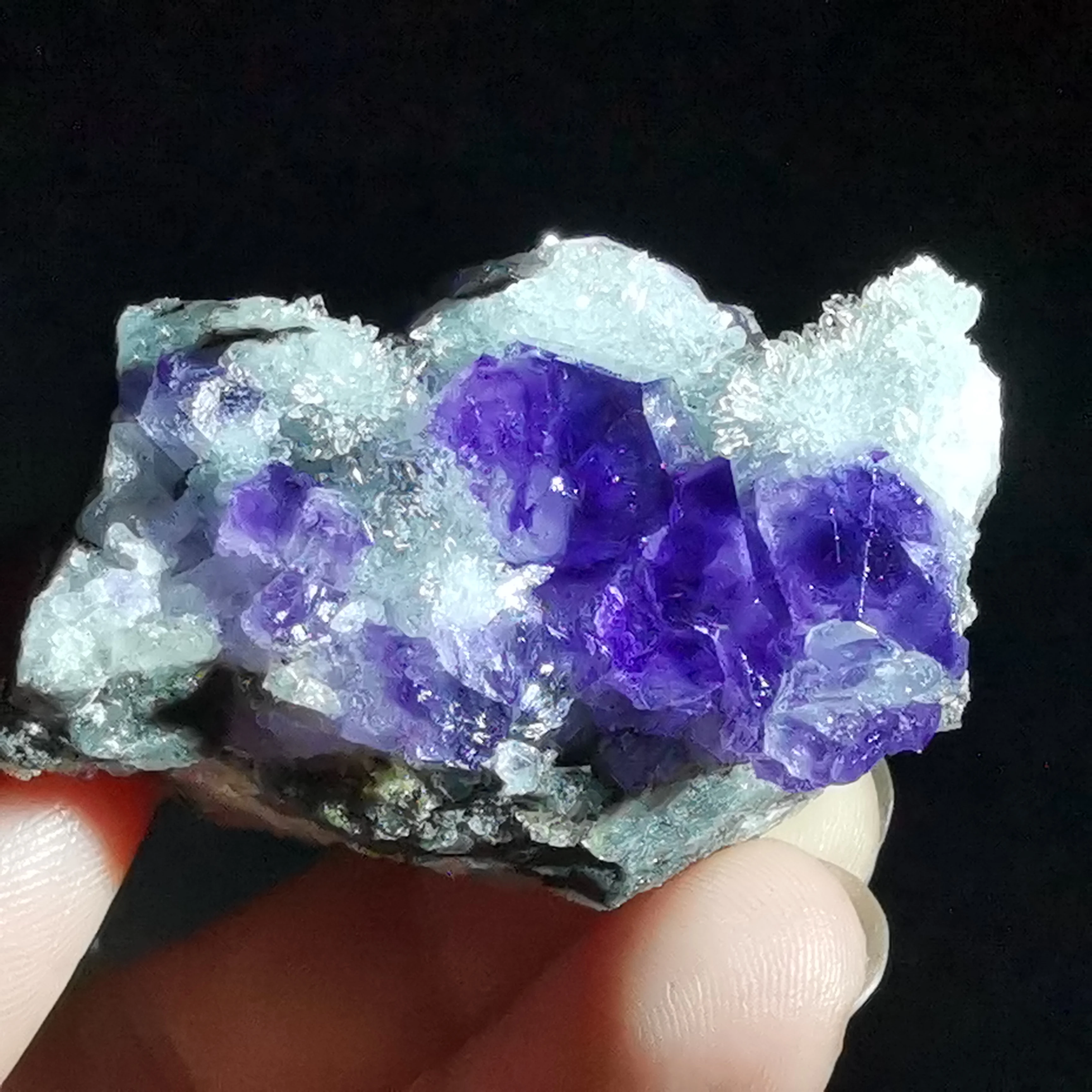 

33.1gNatural rare Tanzanian blue purple fluorite mineral specimen cluster healing energy CRYSTAL QUARTZ GEM