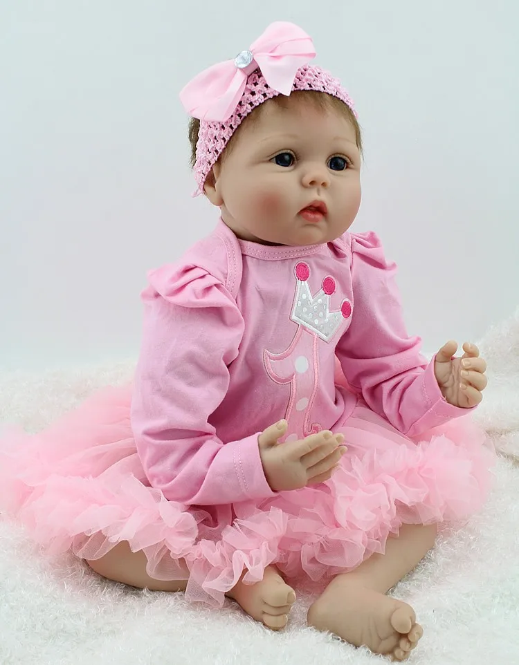 

Bebe Reborn doll very soft cloth and silicone material Beautiful blue eyes girl baby Boneca female doll Brinquedos kids gift