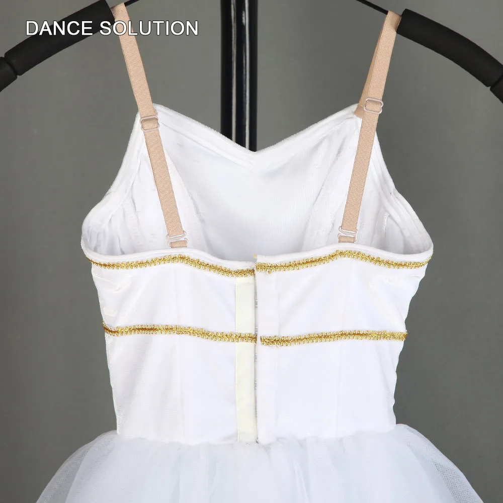 Белая ночная рубашка из спандекса с длинной фатиновой юбкой романтическая