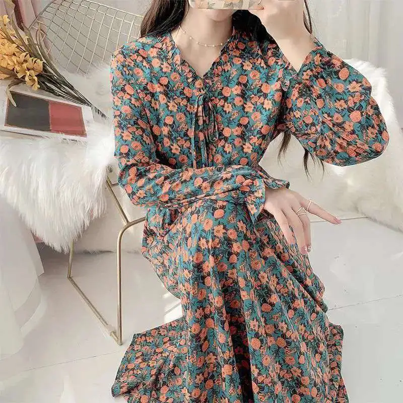 

Spring French Chic Long Flower Print Dress Women Sexy Party Dresses Bohemian Flare Sleeve V-Neck Chiffon Plus Size Dress