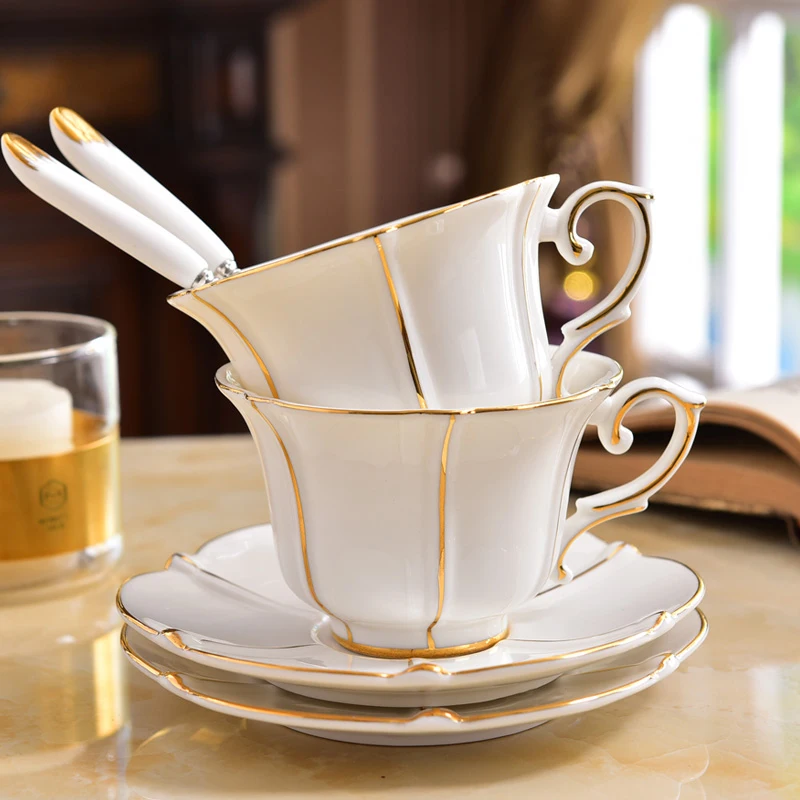 Высококачественный набор чашка чая, блюдце, ложка из костяного фарфора для кофе в кафе, элегантный продвинутый фарфоровый чайник в подарок на свадьбу.