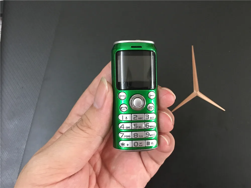 Green Разблокированный супер мини K8 маленький мобильный телефон с двумя sim-картами, Bluetooth, дозвон 1,0 дюймов, с ручками, мини телефон, MP3, маленький мобильный телефон - Цвет: Green