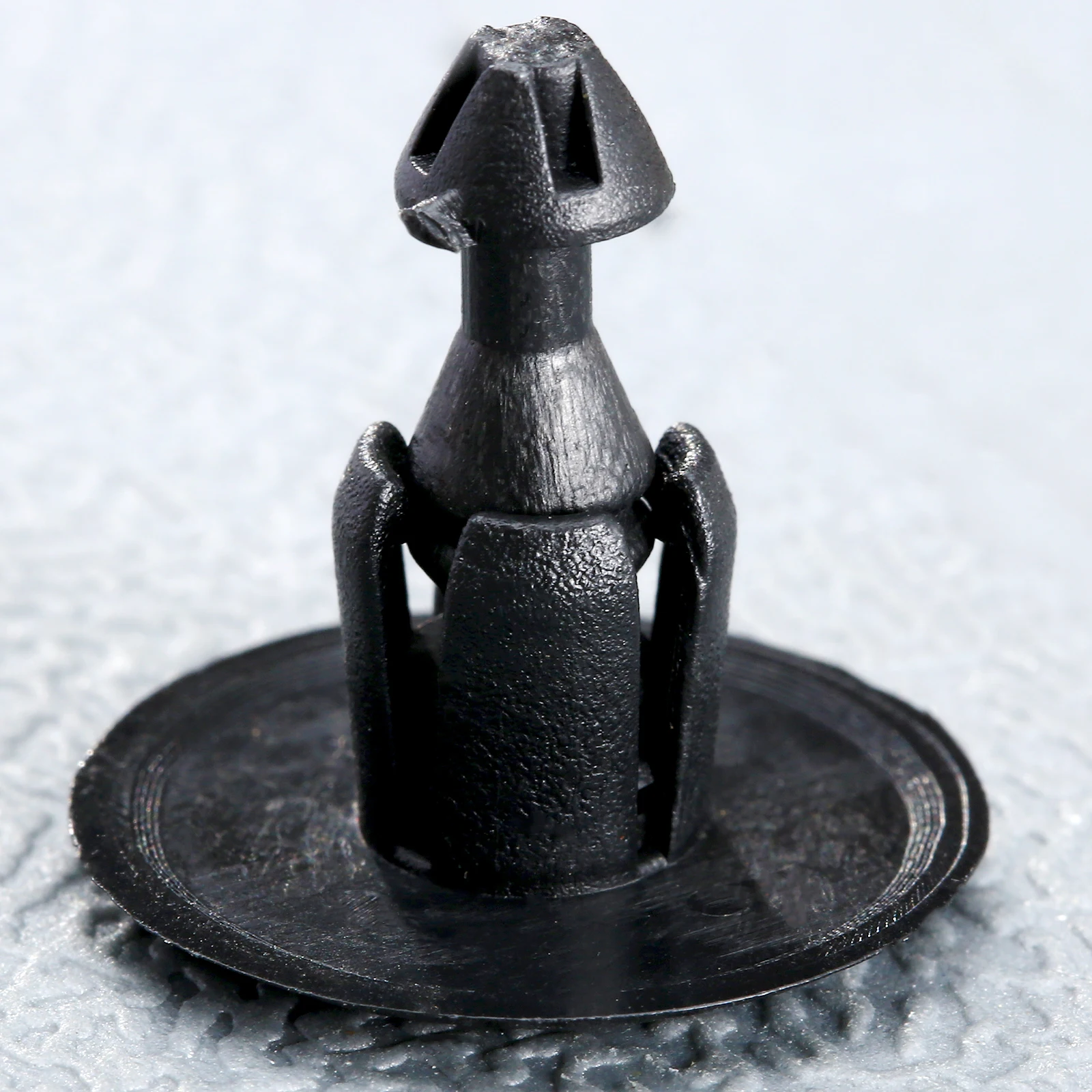 50 шт. крепеж для авто фиксатор с отверстием 9 мм пластиковый заклепками Chrysler